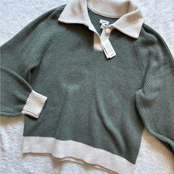 aerie Olive Green Sweater with Cream Trimmed Collar - Picture 2 of 3